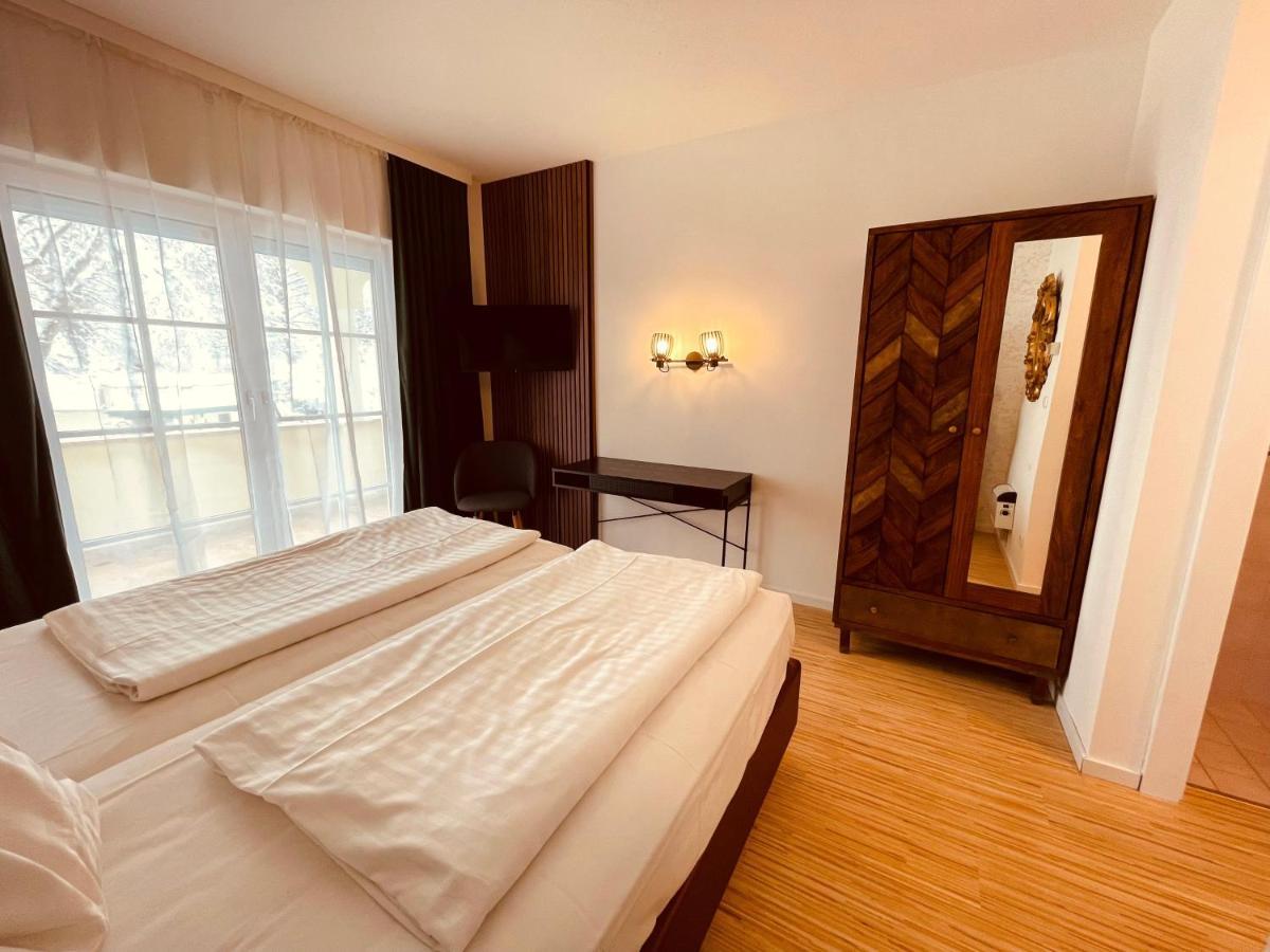 Gaestehaus Am Stadtpark Vocklabruck Bagian luar foto