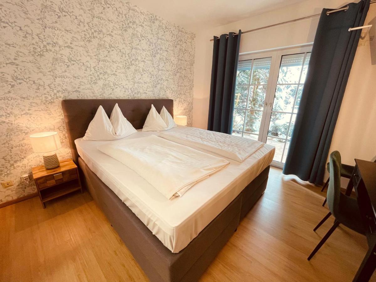 Gaestehaus Am Stadtpark Vocklabruck Bagian luar foto