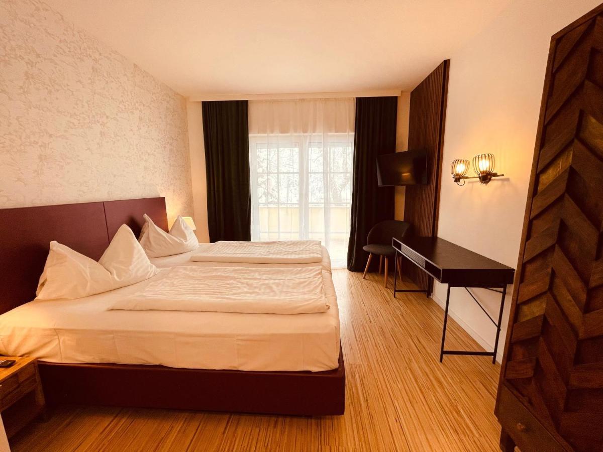 Gaestehaus Am Stadtpark Vocklabruck Bagian luar foto