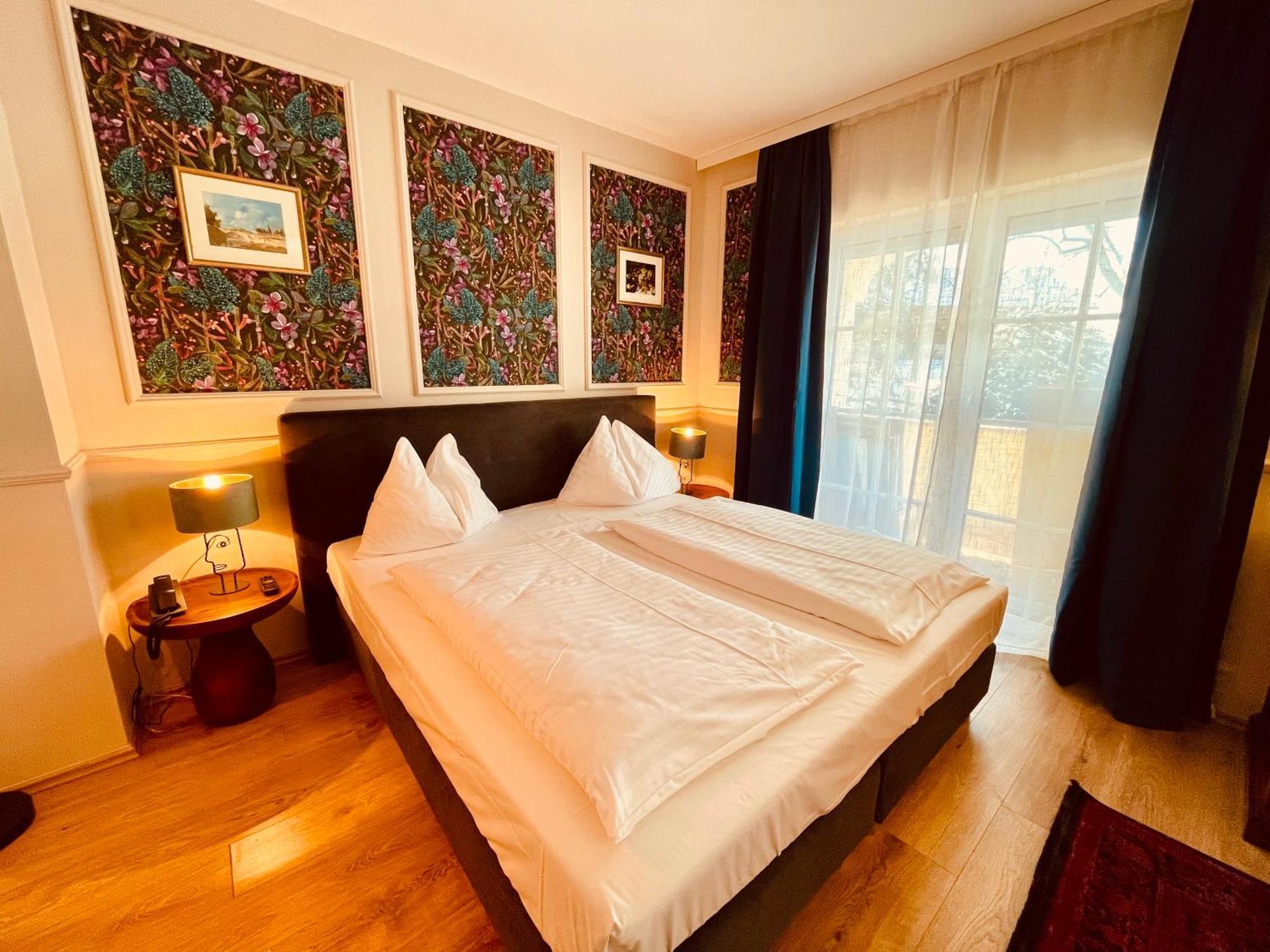 Gaestehaus Am Stadtpark Vocklabruck Bagian luar foto